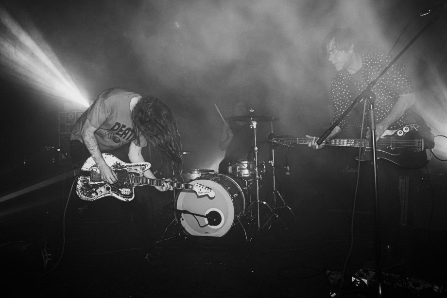 a place to bury strangers, mocvara, noise