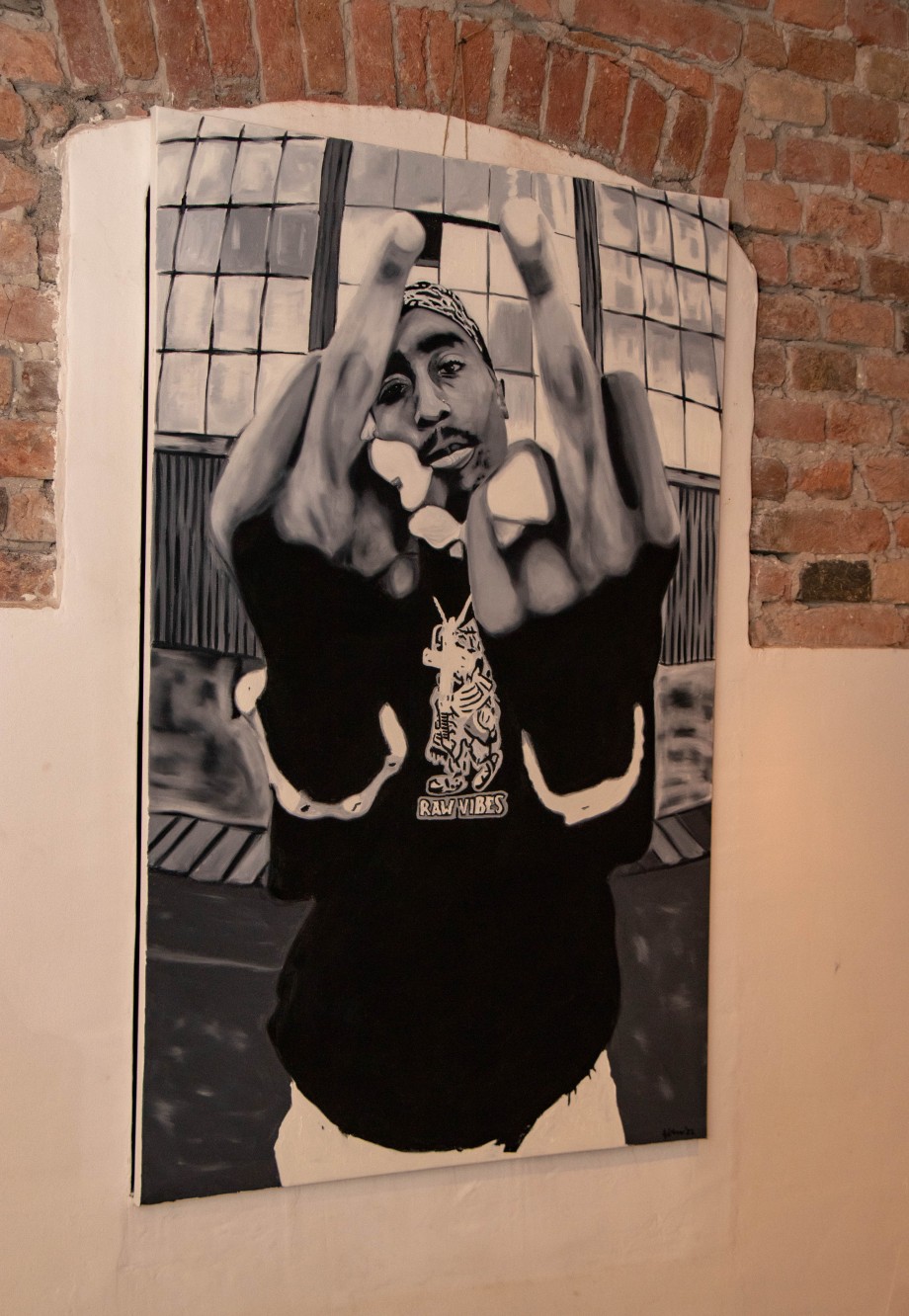 Izložba Life goes on posvećena Tupacu