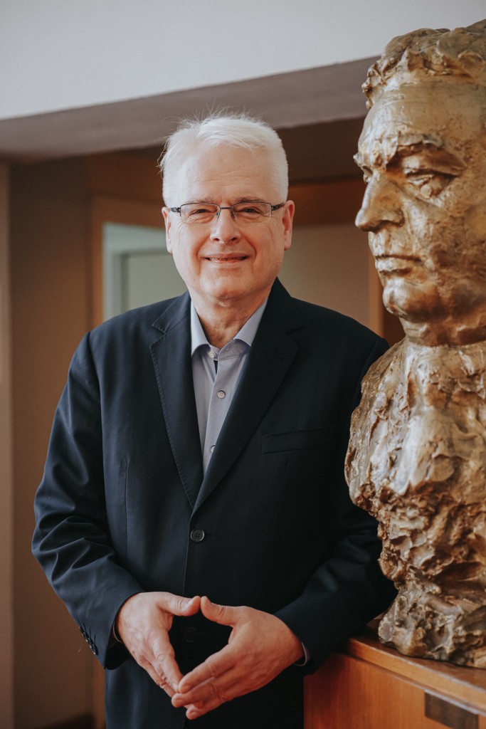 dr. sc. Ivo Josipović