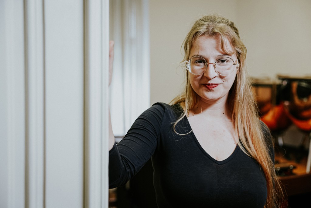Helena Skljarov, Harms