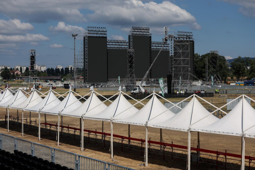 Pripreme za koncert Thompsona na Hipodromu
