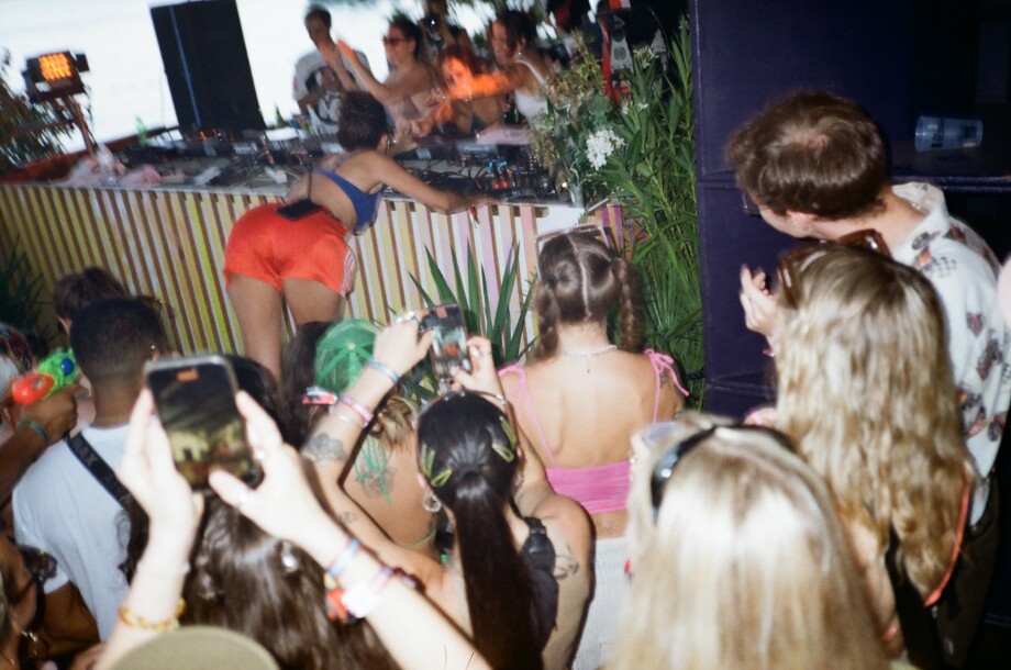 Love International / Alma Drnovac