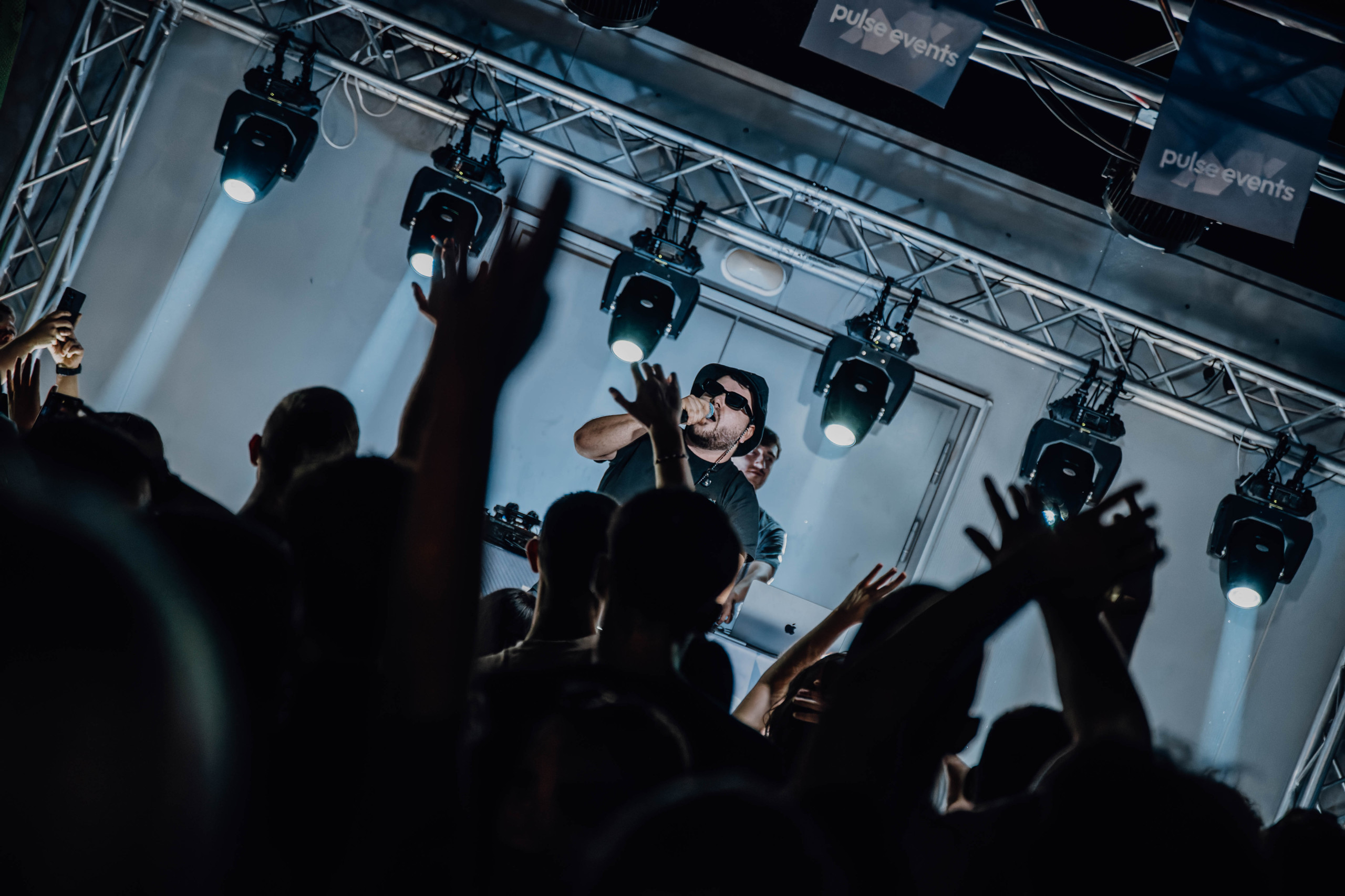 z++ na krovu Kulturnog centra / Marko Tuđan, yem