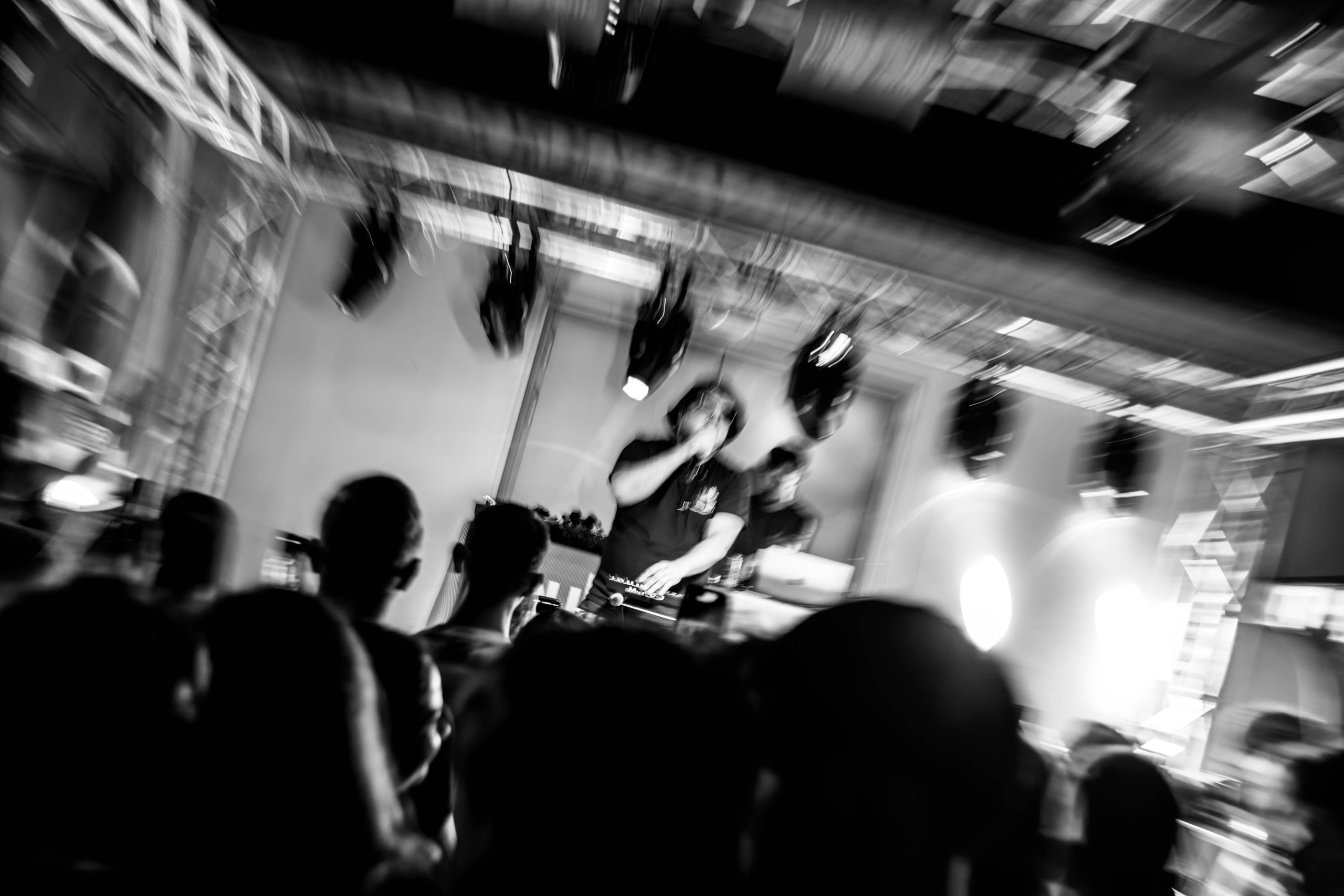 z++ na krovu Kulturnog centra / Marko Tuđan, yem