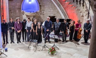 Stradun Classic, tango, Detoni