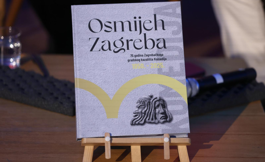 Osmijeh zagreba - monografija Gradskog kazališta Komedija