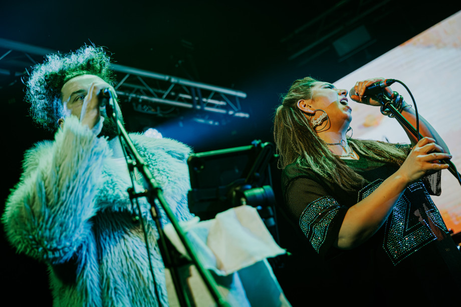 Bolesna braća u Boogaloou / Matej Grgić