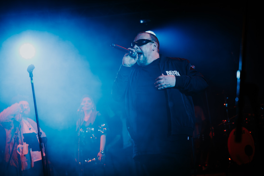 Bolesna braća u Boogaloou / Matej Grgić