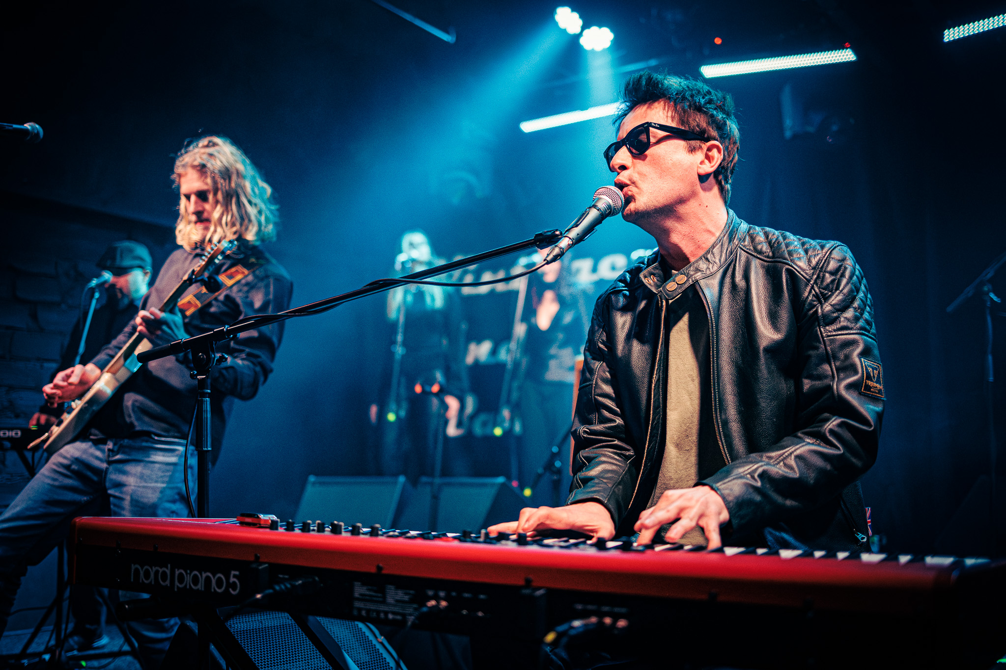 J. R. August u Vintage Industrial Baru