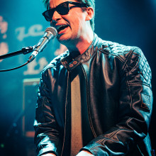 J. R. August u Vintage Industrial Baru