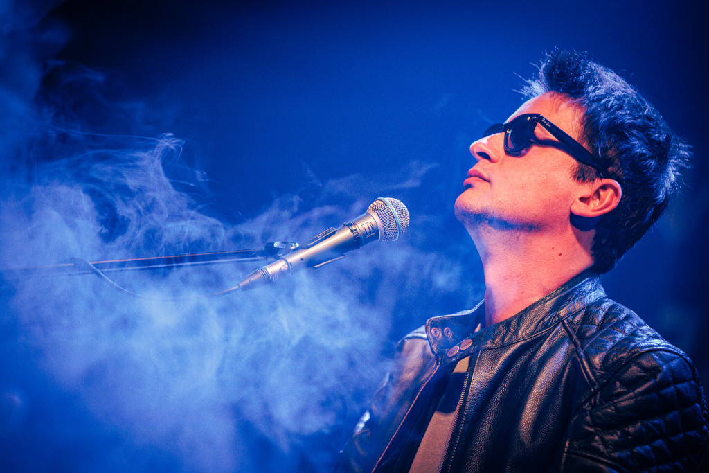 J. R. August u Vintage Industrial Baru