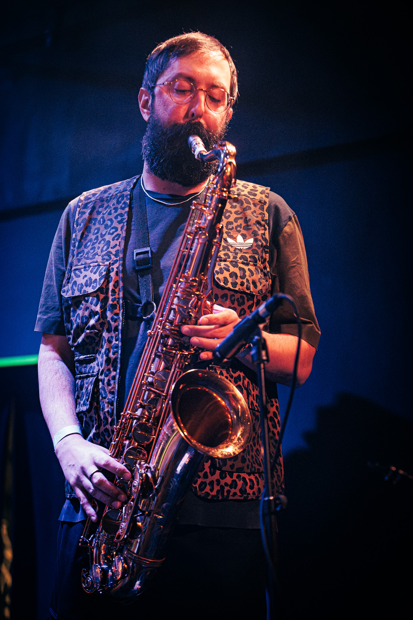 J. R. August u Vintage Industrial Baru