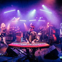 J. R. August u Vintage Industrial Baru