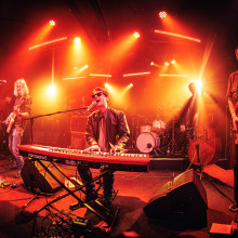 J. R. August u Vintage Industrial Baru