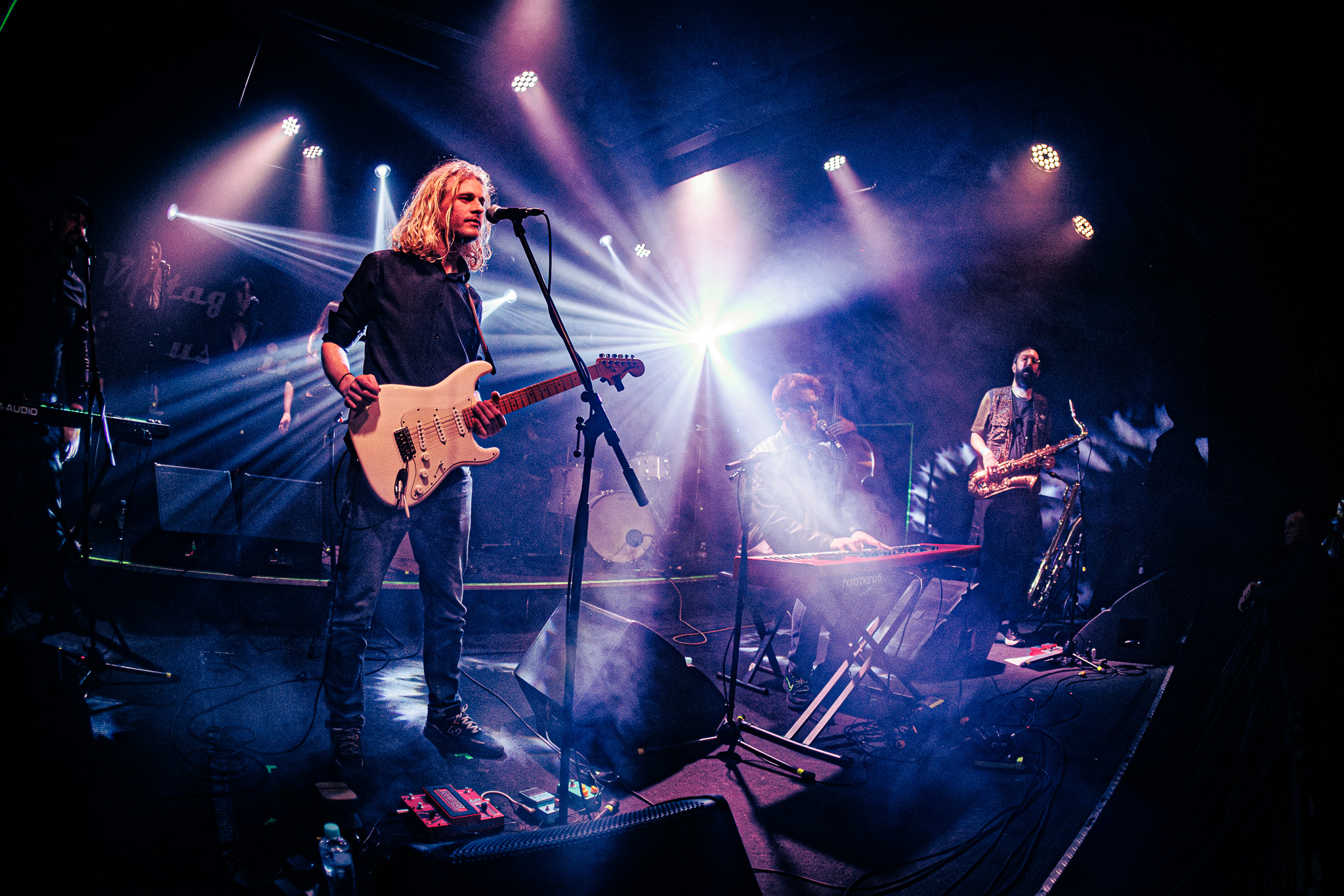 J. R. August u Vintage Industrial Baru