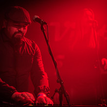 J. R. August u Vintage Industrial Baru