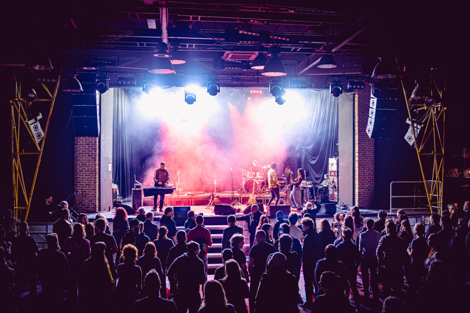 Turbo Trans Turisti u Tvornici / Filip Bušić