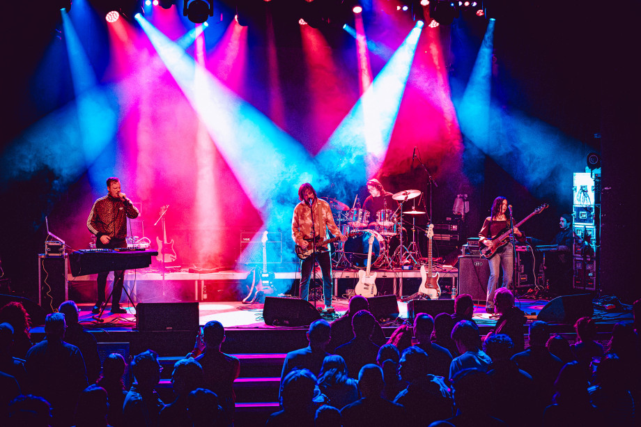 Turbo Trans Turisti u Tvornici / Filip Bušić