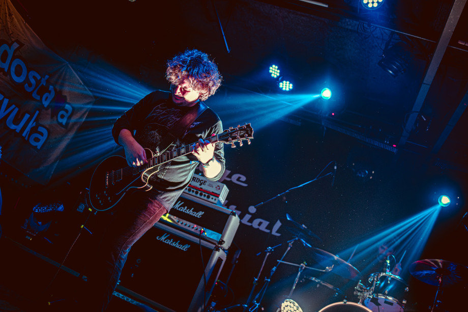 Tight Grips / Filip Bušić