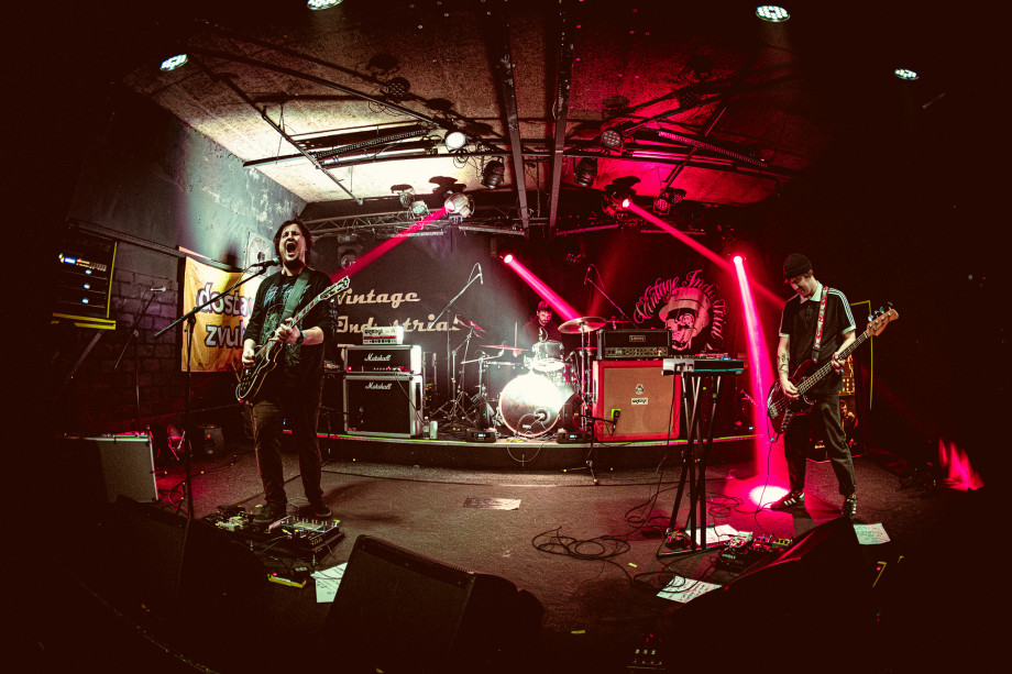 Tight Grips u Vintageu / Filip Bušić