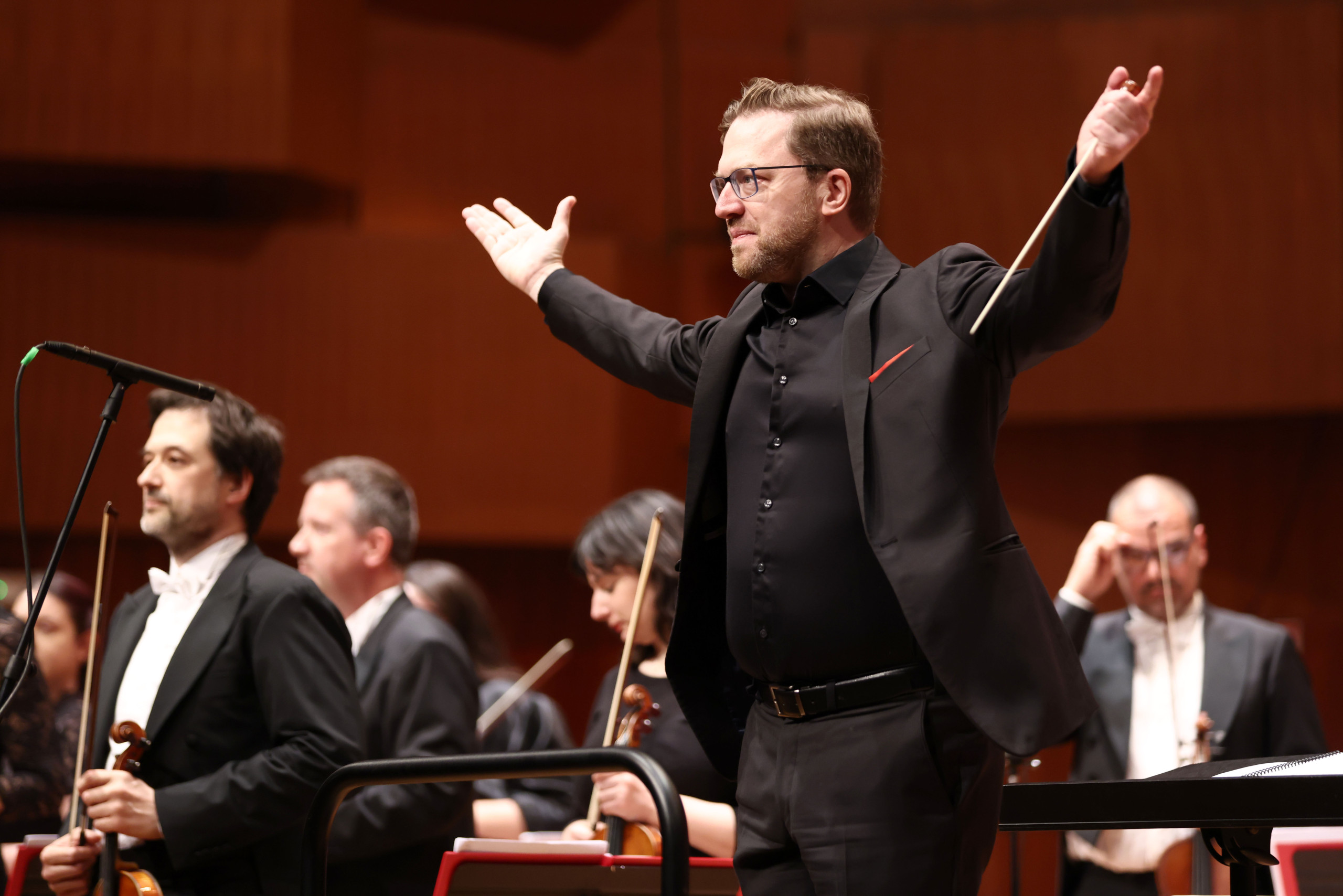 24.4.2026. - KD Lisinski, Zagreb, Hrvatska - Koncert ZGF, Crveni Ciklus, dirigenta Benjamina Bayla, klavir Lovre Marusic.