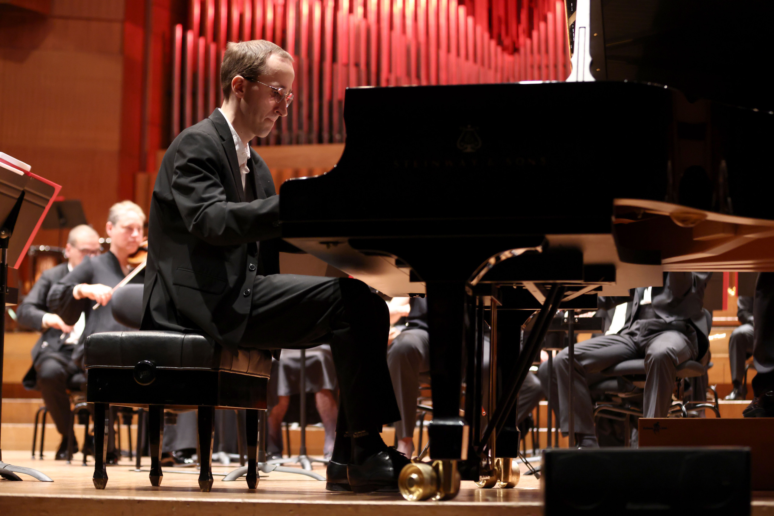 24.4.2026. - KD Lisinski, Zagreb, Hrvatska - Koncert ZGF, Crveni Ciklus, dirigenta Benjamina Bayla, klavir Lovre Marusic. Lovre Marusic.