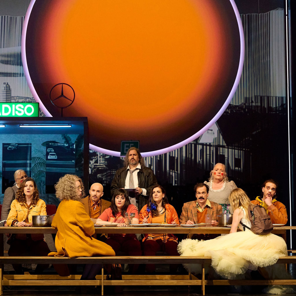 Sara Glojnarić: Station Paradiso